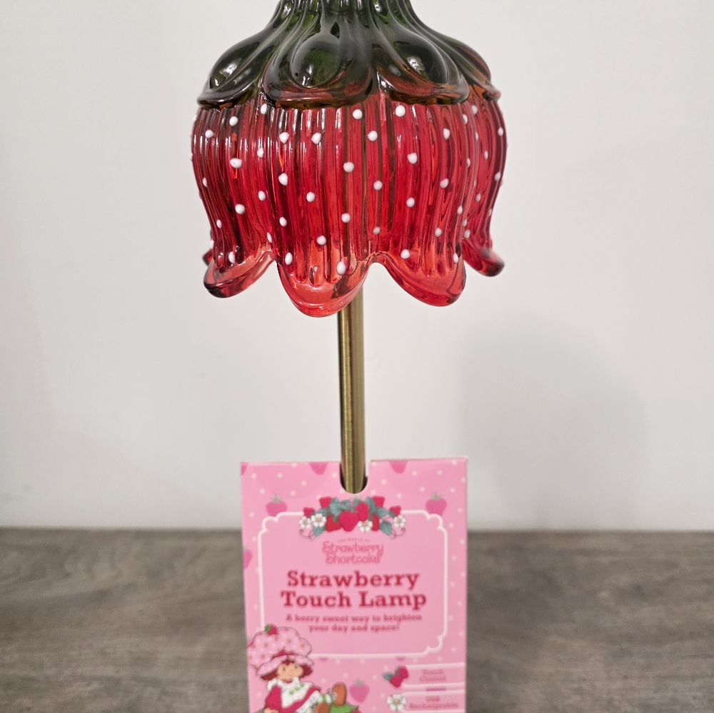 New Viral Strawberry Shortcake Touch Lamp - touch control - USB rechargeable - Picture 2 of 6